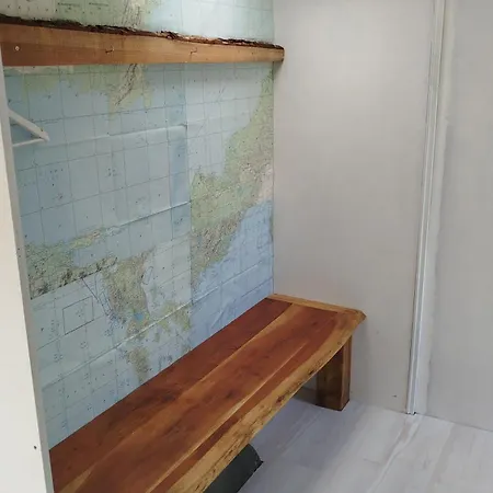 Heller Wohnwagen Auf Tierschutz Landhof Inmitten Der