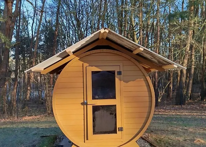 Heller Wohnwagen Auf Tierschutz Landhof Inmitten Der * Selmsdorf